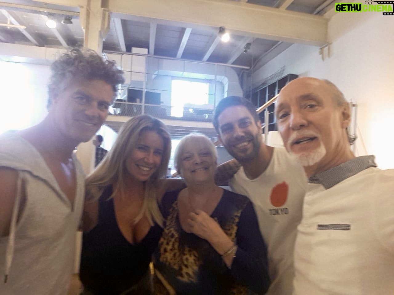 Graciela Pal Instagram - Recuerdos de amor! #cabaret @flor_de_p @mik3amigorena_ @guilera_juan @kaikcragnolino