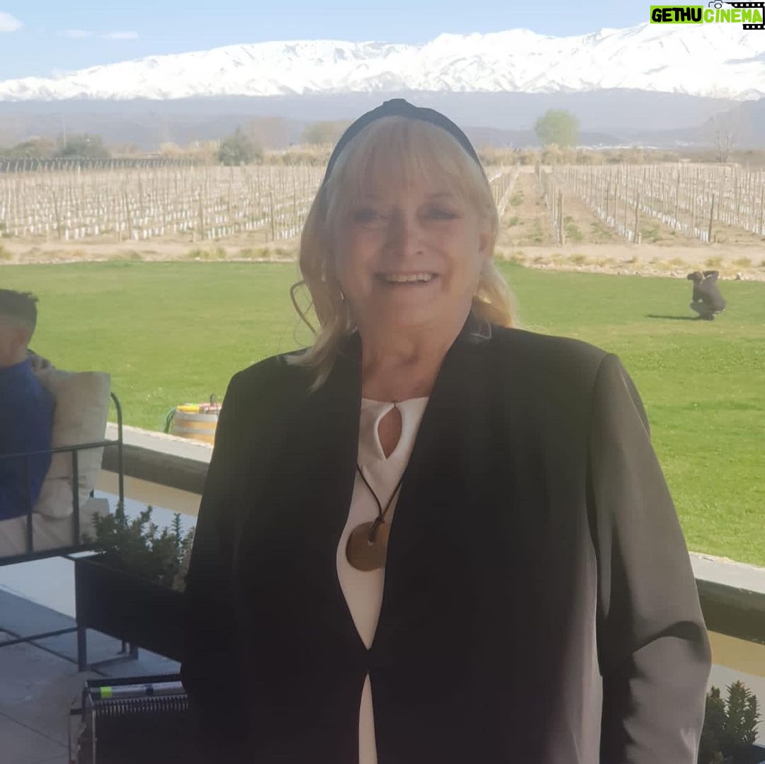 Graciela Pal Instagram - Filmando en Mendoza. Que hermoso es nuestro país 🇦🇷