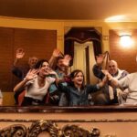 Graciela Pal Instagram - Familia y amigos, siempre conmigo. Gracias una vez más por estar a mi lado. Los amo. Gracias @teatro.avenida por el cariño y @fiorellaromay por las fotos Teatro Avenida
