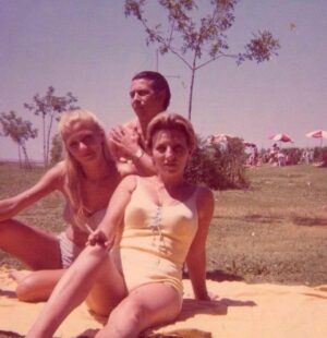 Graciela Pal Instagram - Juventud, divino tesoro.
Te amo hermana, te adoré Chiquito de mi alma! ❤️