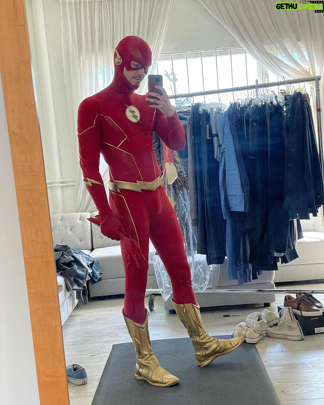 Grant Gustin - 855.9K Likes - Final Flash BTS Pt. 1