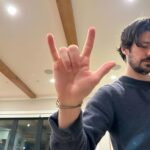 Grant Gustin Instagram - Thank you for the birthday messages. 33 was filled with lots of change and growth and love. I have so much to be thankful for and excited about as I start my 34th year. 🤟