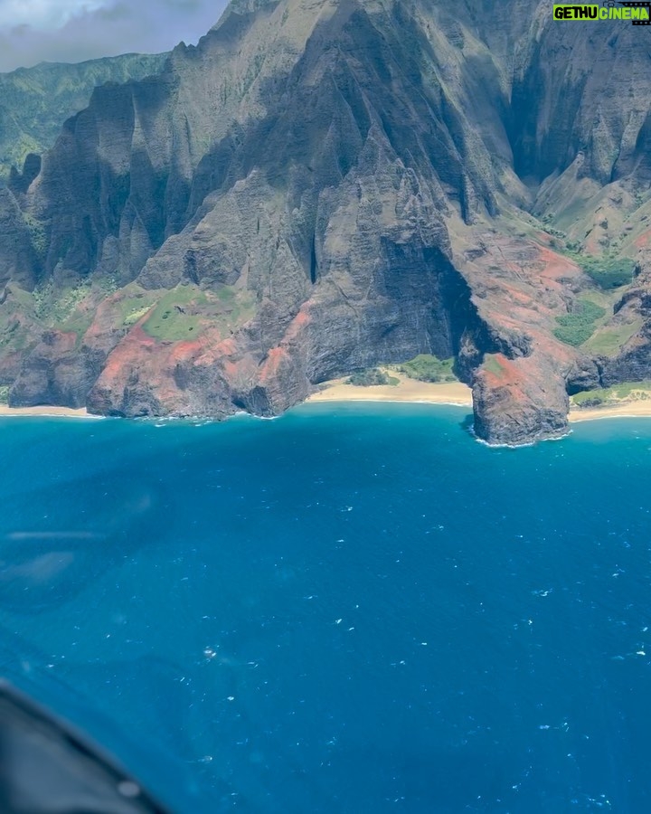 Greg Sestero Instagram - KAUAI 🌈 thanks @1hotel.hanaleibay for the unforgettable stay & the ride through Jurassic park 🦕 🚁🎂🤙🏻🌸 #kauai #hawaii 1 Hotel Hanalei Bay