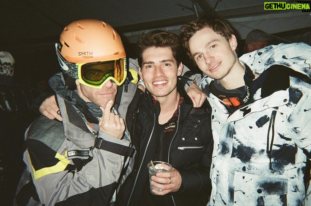 Gregg Sulkin Instagram - Park City weekends ❄️