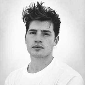 Gregg Sulkin Instagram - 📸 @selashiloni @josephmhair