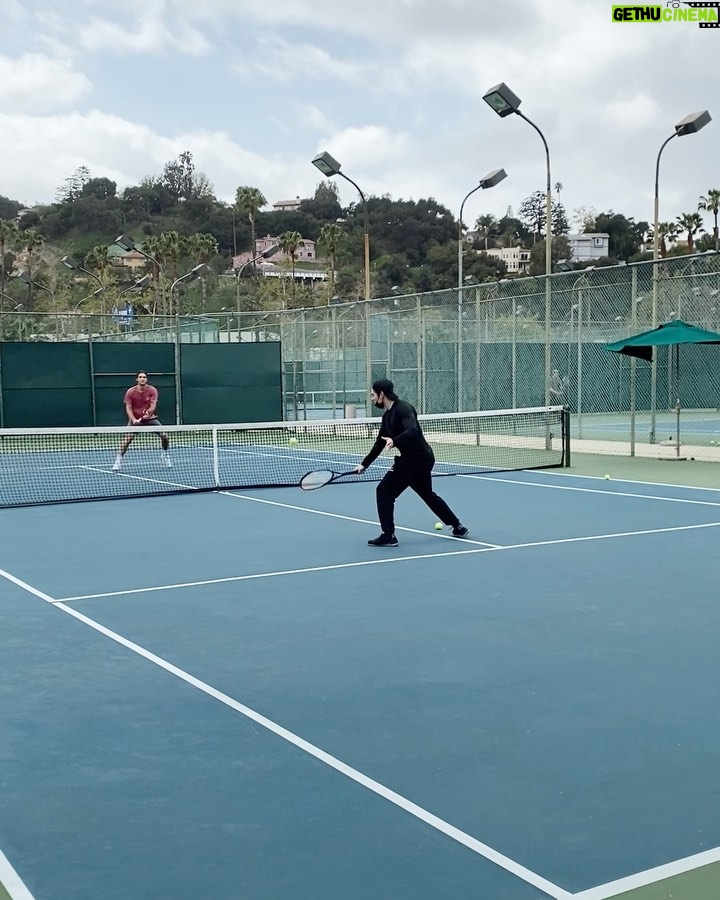 Gregg Sulkin Instagram - First point I’ve ever won against @zaksteiner
