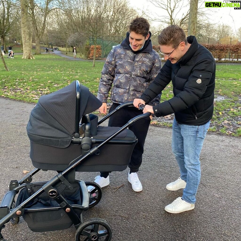 Gregg Sulkin Instagram - First time taking my niece Sidney for a walk ❤️ London, United Kingdom