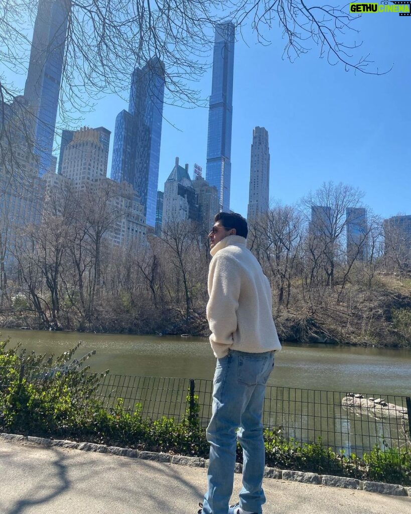 Gregg Sulkin Instagram - I love this city Central Park, New York