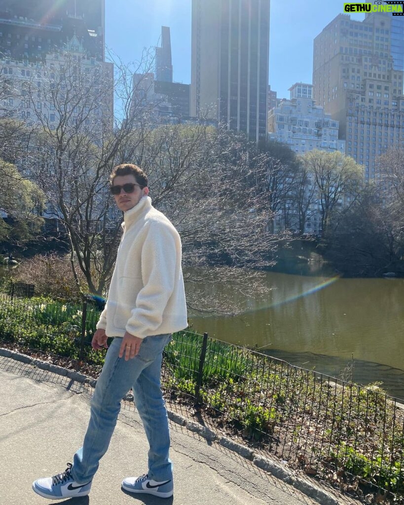 Gregg Sulkin Instagram - I love this city Central Park, New York
