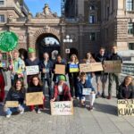 Greta Thunberg Instagram - School strike week 195. #FridaysForFuture #ClimateStrike #PeopleNotProfit #SchoolStrike4Climate Parliament House, Stockholm