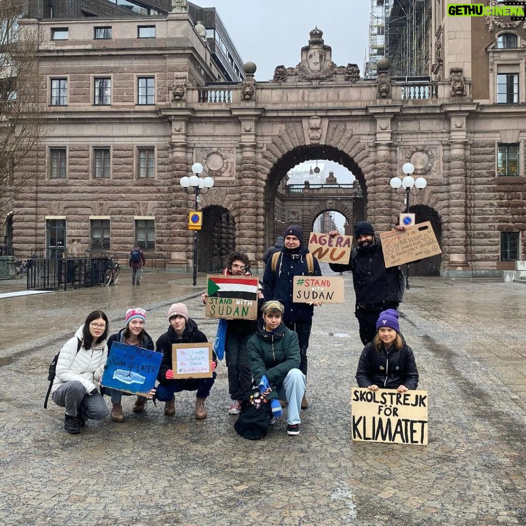Greta Thunberg Instagram - School strike week 190. #FFFSolidarityWithSudan #FridaysForFuture #PeopleNotProfit #ClimateStrike Parliament House, Stockholm