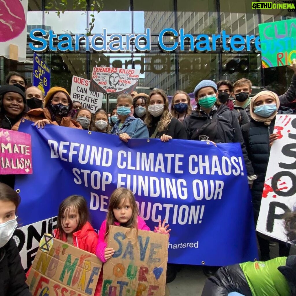 Greta Thunberg Instagram - School strike week 167. Today we are outside @stanchart asking them to stop funding our destruction. Banks are still pouring fantasy amounts of money into fossil fuels that are destabilising the planet and putting countless people’s lives and livelihoods at risk. #FridaysForFuture #CleanUpStandardChartered #UprootTheSystem #ClimateStrike London, United Kingdom