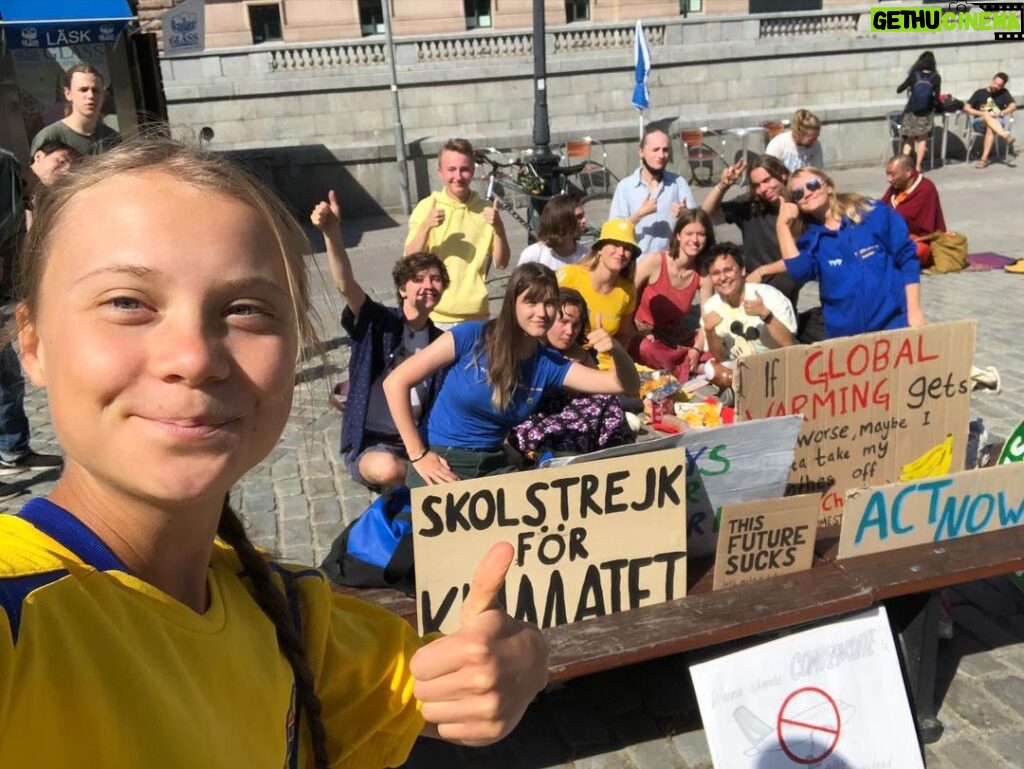 Greta Thunberg Instagram - Heja Sverige! @swewnt