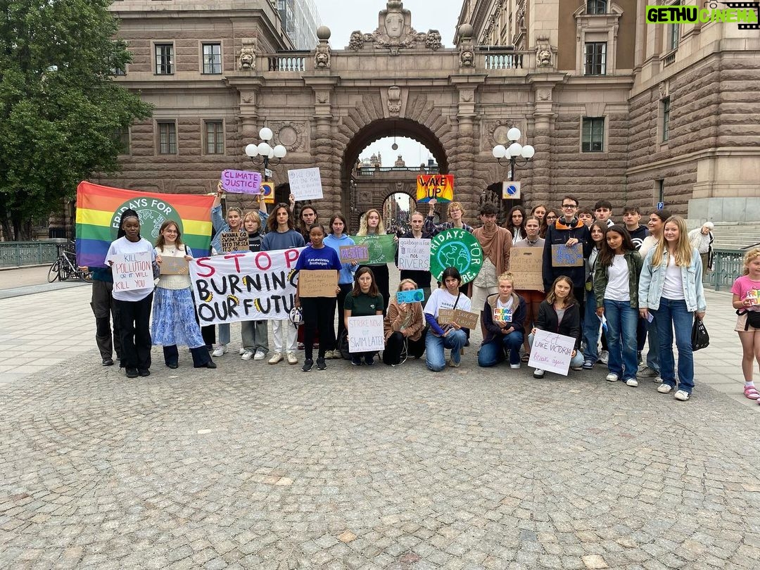 Greta Thunberg Instagram - Week 262. #LetLakeVictoriaBreatheAgain #ClimateStrike #FridaysForFuture Parliament House, Stockholm
