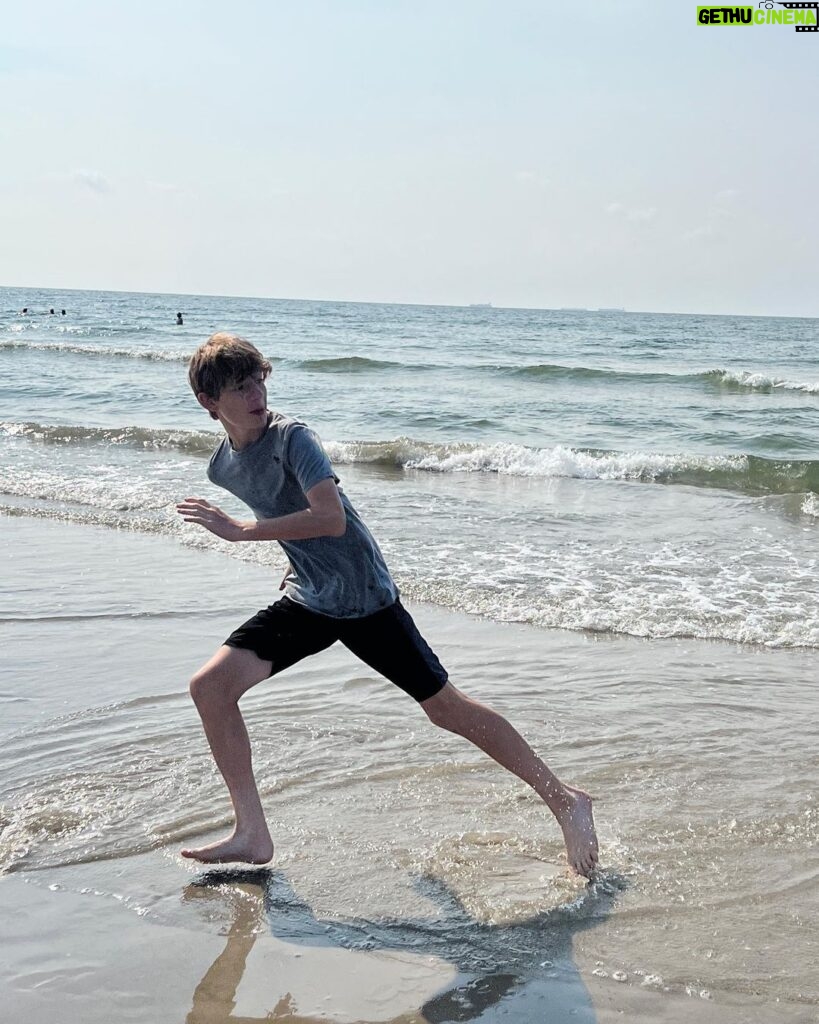 Griffin Wallace Henkel Instagram - #beach day #galveston #texas #teen #actor #frisbee