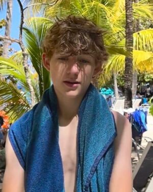 Griffin Wallace Henkel Instagram - #roatan #honduras