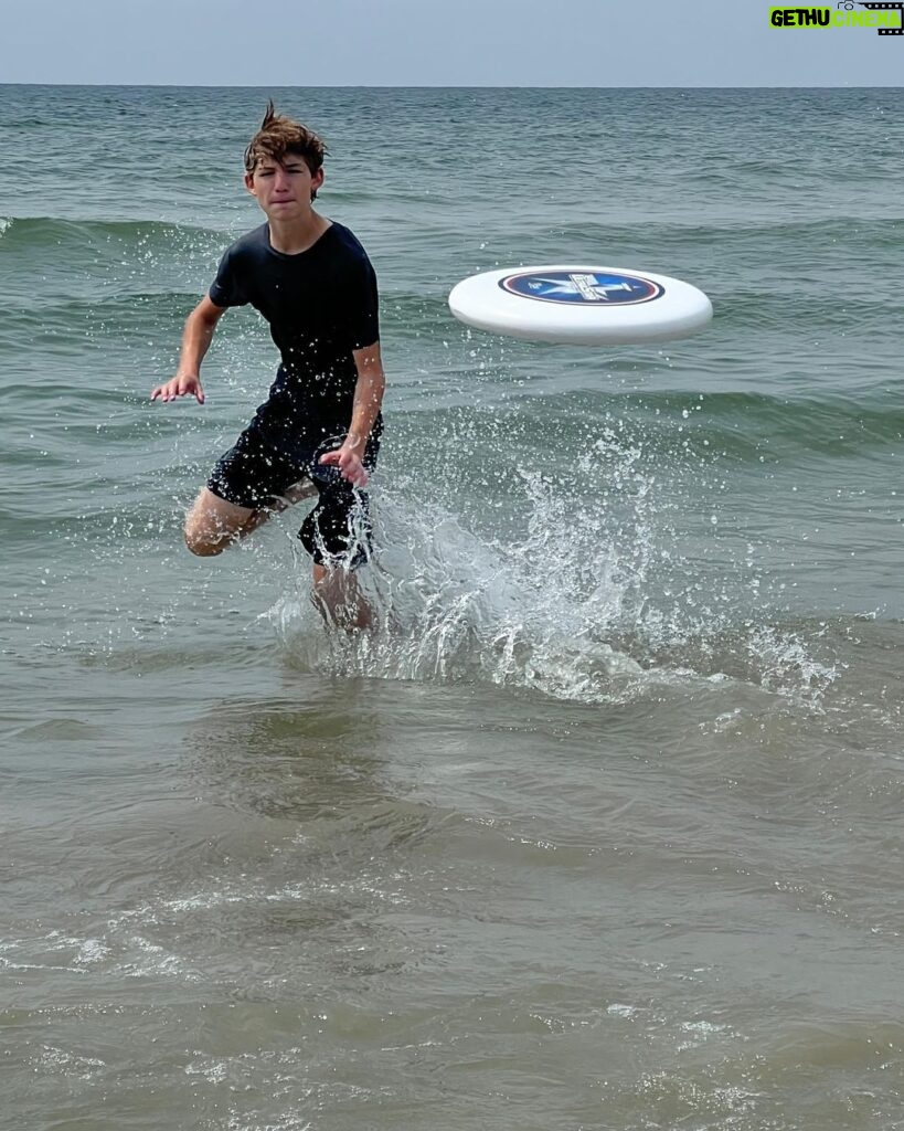 Griffin Wallace Henkel Instagram - #beach day #galveston #texas #teen #actor #frisbee