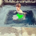 Griffin Wallace Henkel Instagram - #relax #sunny #sunday #familytime #chill