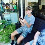 Griffin Wallace Henkel Instagram – #Dinner and slides 

#texas #kid #kidactor #texasbbq #delicious