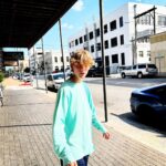 Griffin Wallace Henkel Instagram - A little time in #Galveston #texas #summer #2023 #familytime #shopping #pelicans #grateful #mikesicecream