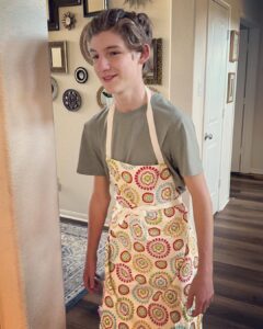 Griffin Wallace Henkel Instagram - #working it out. #teen #teenactor #grateful #actor #sagaftramember #sagaftrastrong #chores