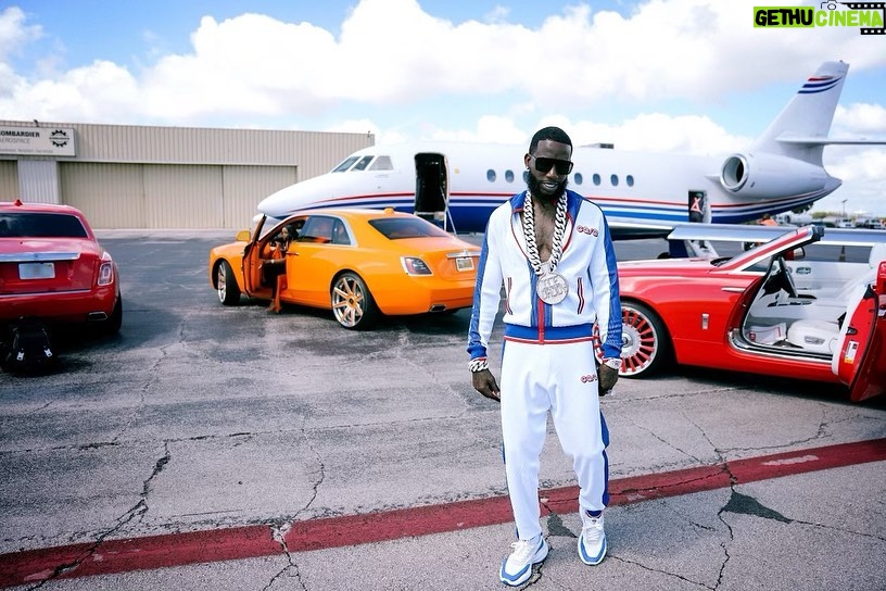 Gucci Mane Instagram - I was praying and fasting in the pen for a 2nd chance so I can’t fumble the bag 💼 💰