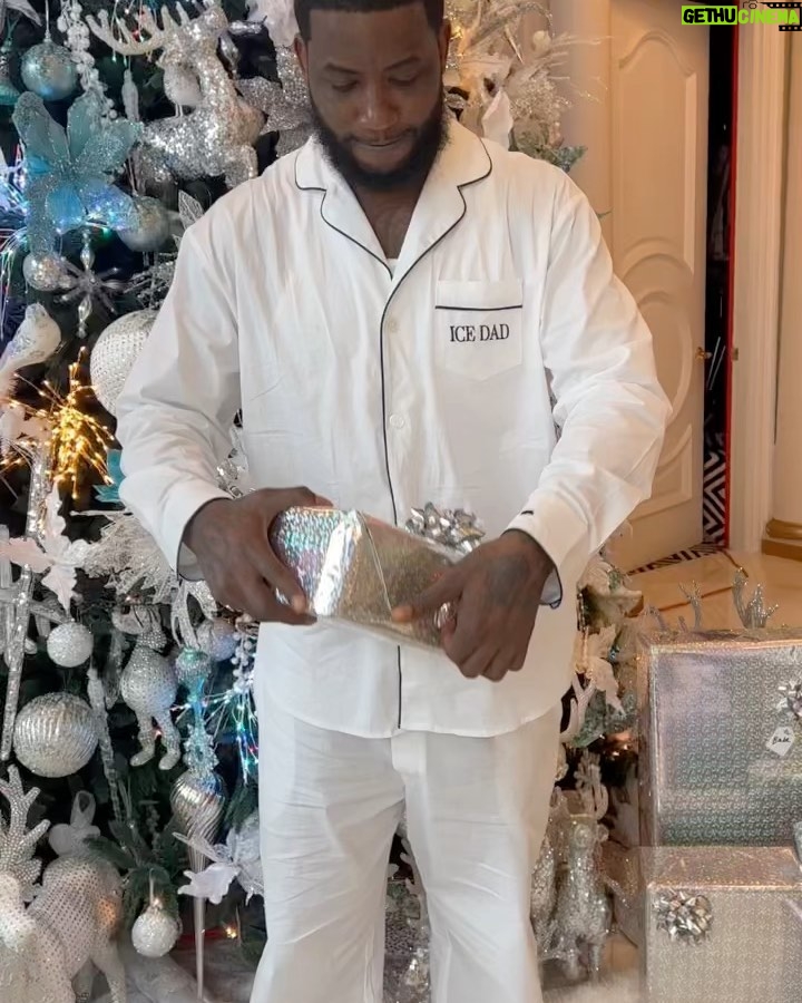 Gucci Mane - 704.2K Likes - Merry Christmas from me and mines to you and yours!🎄🎅🏿