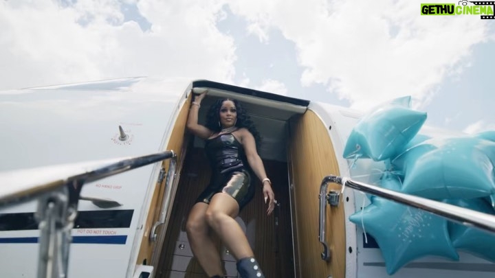 Gucci Mane - 258.7K Likes - MrsDavis video out now link in bio ❤️