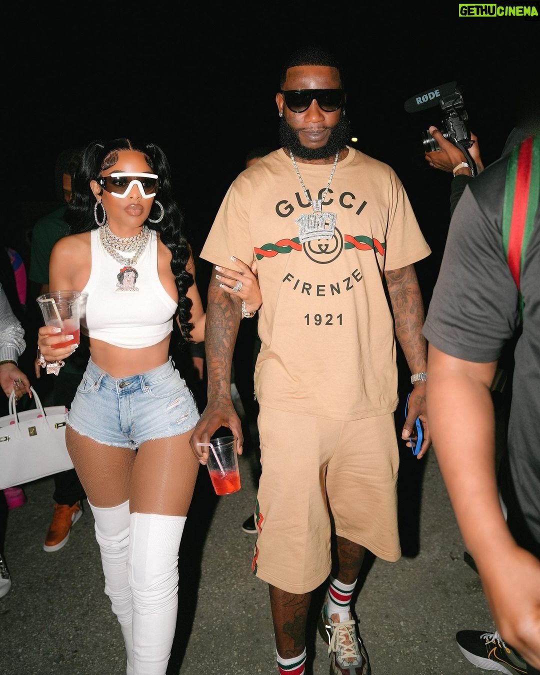 Gucci Mane - 256.5K Likes - Mom and Pops!! 💰💰
