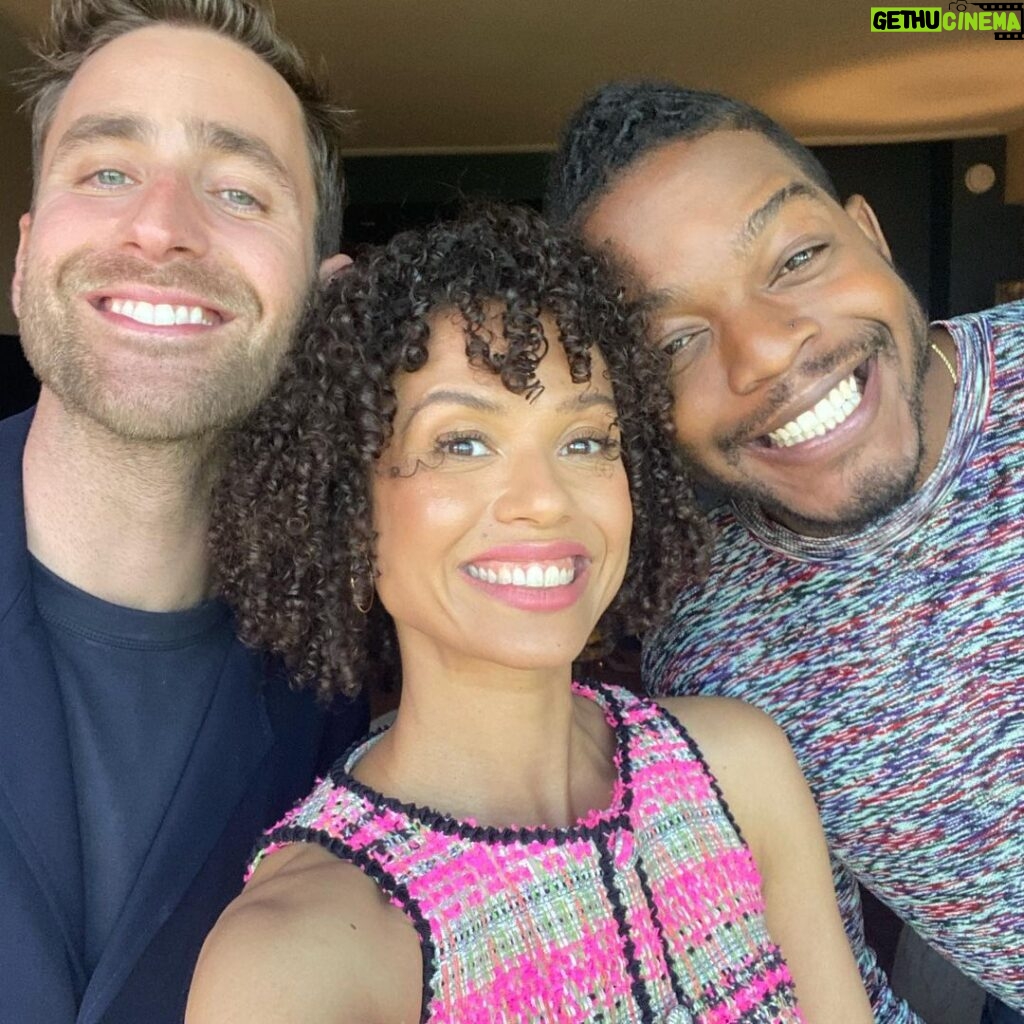 Gugu Mbatha-Raw Instagram - Leading Men of Surface appreciation post!!! ❤❤❤ Such a gift to get to work with such talented, deep and playful souls @tdotsteph and @ojacksoncohen Catch up on their brilliant work before ep 7 drops tomorrow! 🐳 @appletvplus #Surface #stephanjames #oliverjacksoncohen #selfiefest