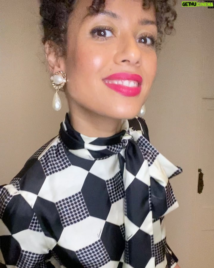 Gugu Mbatha-Raw Instagram - Earrings that give you LIFE!! PJs that make you Shimmy!! Lipstick that banishes jet-lag!! 💋 ✨Dancing out #TheGirlBefore Virtual Junket! Official Winner of the Comfiest Zoom Outfit Award 🏆 ✨ PJs @gucci Pearls @erdem Lips @patmcgrathreal @leithclark @hbomax #joy