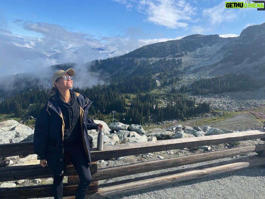 Gugu Mbatha-Raw Instagram - Remember… The Sun’s still shining on the other side of the clouds… ☀️🧘🏽‍♀️ Thank you Whistler for the beautiful perspective 🇨🇦 #awe #clouds Whistler Blackcomb