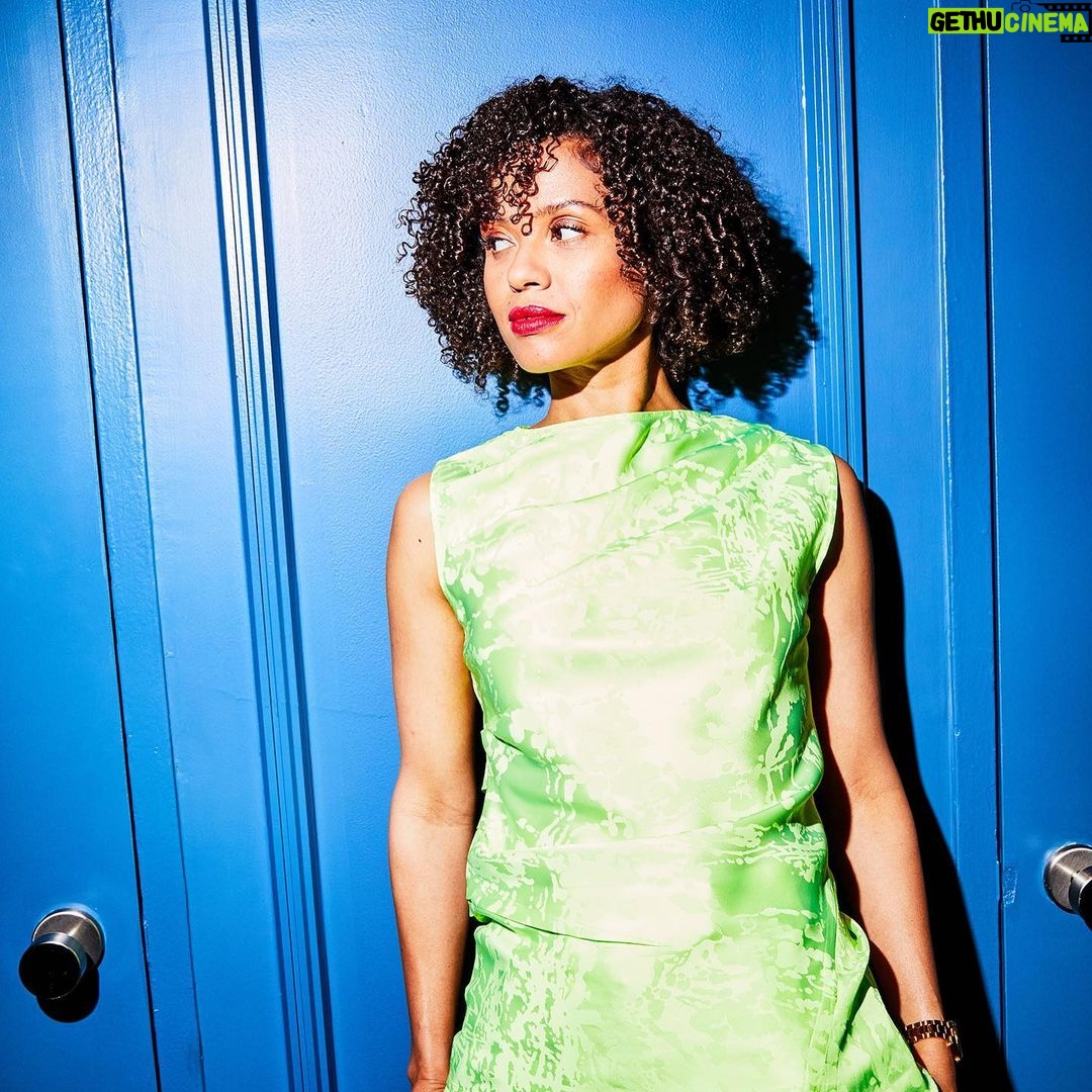 Gugu Mbatha-Raw Instagram - “There is power in being behind the scenes, in learning how decisions are made, how to navigate those rooms, those conversations.” “When I came out of drama school, I didn’t even know what a producer did. But spending time in America, and doing projects like ‘The Morning Show’ with Reese Witherspoon’s production company, in the wake of #MeToo and Time’s Up, really made me think about having a voice in how these stories get put together.” Thank you @nytimes for the thoughtful conversation. Read full article in link in bio. 🍏 Photos @amylombard Clothes @christopherjohnrogers @leithclark Hair @naivashaintl Makeup @makeupvincent #Surface premieres tomorrow! @appletvplus @hellosunshine ☀️🌊 Central Park South