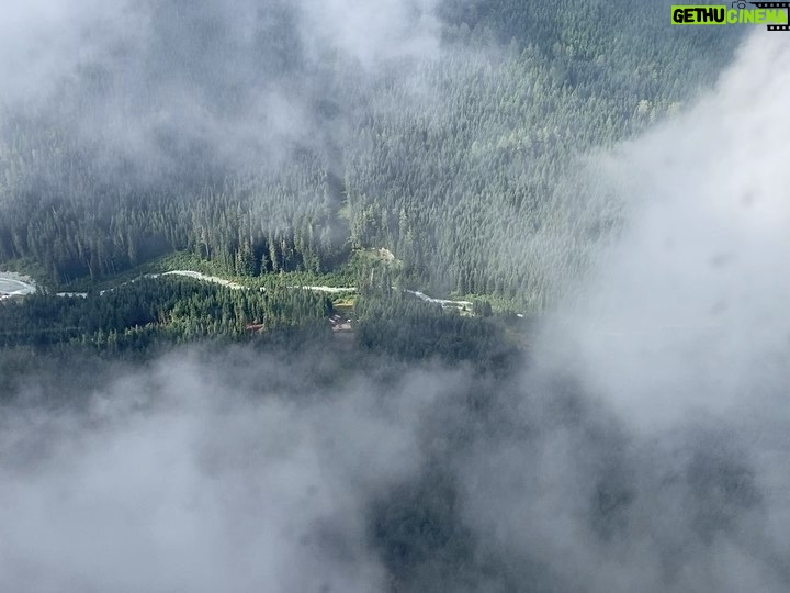 Gugu Mbatha-Raw Instagram - Remember… The Sun’s still shining on the other side of the clouds… ☀️🧘🏽‍♀️ Thank you Whistler for the beautiful perspective 🇨🇦 #awe #clouds Whistler Blackcomb