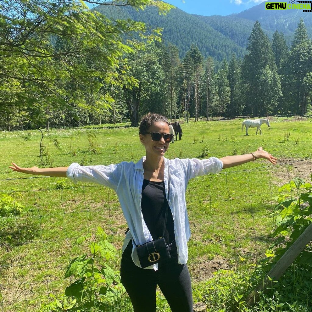 Gugu Mbatha-Raw Instagram - Taking a moment to reflect on the gifts of today. Ranch adventures in Beautiful British Columbia! 🐎☀️Thank you @dior Thank you Universe! #gratitude #DiorMicroBag @ mariagraziachiuri