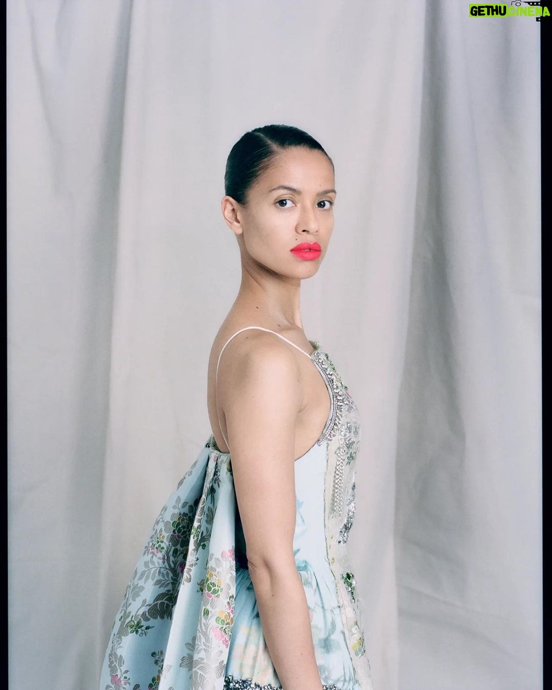 Gugu Mbatha-Raw Instagram - A treat to be photographed by my friend Erdem. Always feel regal and powerful in his creations ❤️ Channeling my Queen Cleopatra here! 👑 #AMagByErdem: I See You: Friends, Family & Muses @AMagazineCuratedBy Shot by @erdemlondon Wearing SS23 @Erdem Hair @YoshitakaMiyazaki Makeup @NatsumiNarita Discover #AMagazineCuratedBy #ErdemMoralioglu, now available for pre-sale. #ERDEM @AMagazineCuratedBy London