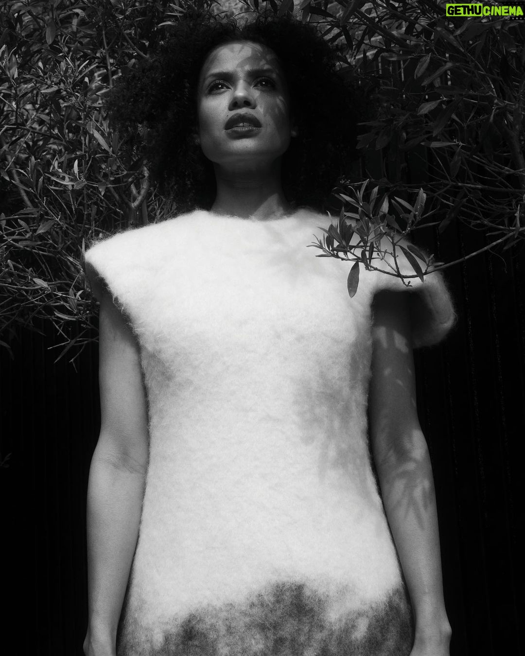 Gugu Mbatha-Raw Instagram - Inhale Noir, Exhale Sunlight 🤍🤍🤍 #EmotionalRescue @flauntmagazine Thanks for giving me a moment in the Sun to talk about #Surface and especially for giving me the opportunity to share my work with UNHCR @refugees “I think that the work UNHCR is doing is so important… When you hear about all these numbers of people that have fled conflict on the news, it can be very hard to feel it on a human level, so part of my role as an ambassador is to witness and observe these individual stories, and try to humanize them for people… one thing to always bear in mind is to start with the individual, and the fact that these things could happen to you; understanding how related we all are as a human family is a really important place to start - being kind and open-hearted, and putting yourself in the shoes of a refugee, because it could very easily be you one day.” 🙏🏽 Photographed by @JessieCraigRoche Styled by @harrietnicolsonstylist Hair: @ShonJu Makeup: @TaniaGrier