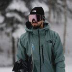 Guillaume St-Amand Instagram – Une des choses que Cam et moi avons en commun, c’est notre amour pour le plein air et les sports d’hiver. C’était inévitable qu’on s’équipe encore une fois cette année chez @sportsexperts parce qu’on adore toujours leur sélection de produits, autant dans les vêtements que l’équipement de sport. Que tu fasses du ski alpin, du snow, du touring ou du ski de fond, rendez-vous dans un Sports Experts pour vivre l’expérience complète grâce aux conseillers sur place. Sur ce, bonne saison! #pub Sainte-Adèle, Quebec