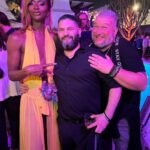 Guillermo Díaz Instagram – 𝘮á𝘴 𝘥𝘦 𝘭𝘢 𝘯𝘰𝘤𝘩𝘦 𝘥𝘦 𝘦𝘴𝘵𝘳𝘦𝘯𝘰…𝘤𝘰𝘯 𝘭𝘢 𝘮𝘢𝘳𝘢𝘷𝘪𝘭𝘭𝘰𝘴𝘢 @the_symone @brosthemovie #PeliculadeAmor #BrosMovie #AmandaBearse