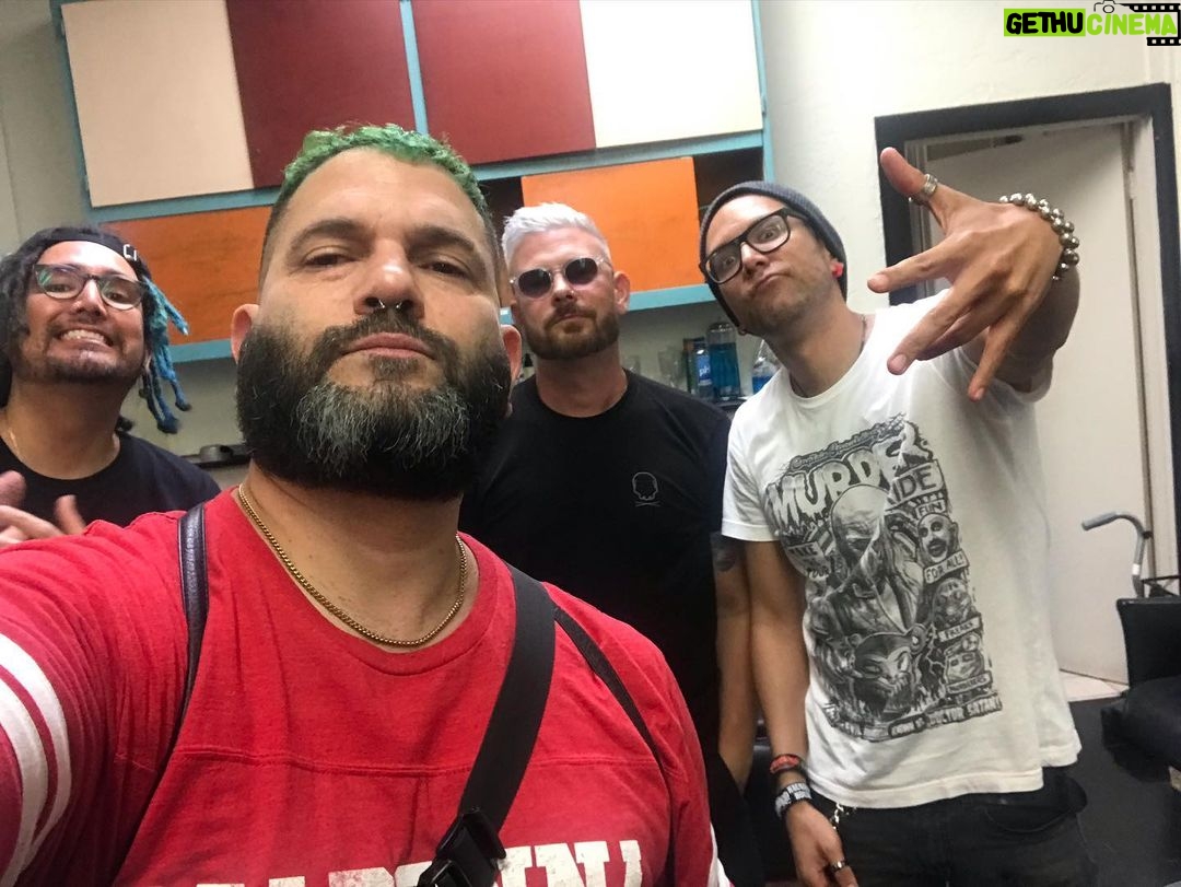 Guillermo Díaz Instagram - 💈🫒🦈🧛🏻♂️ @hairjordan4_ @joekweber @jamesherbs