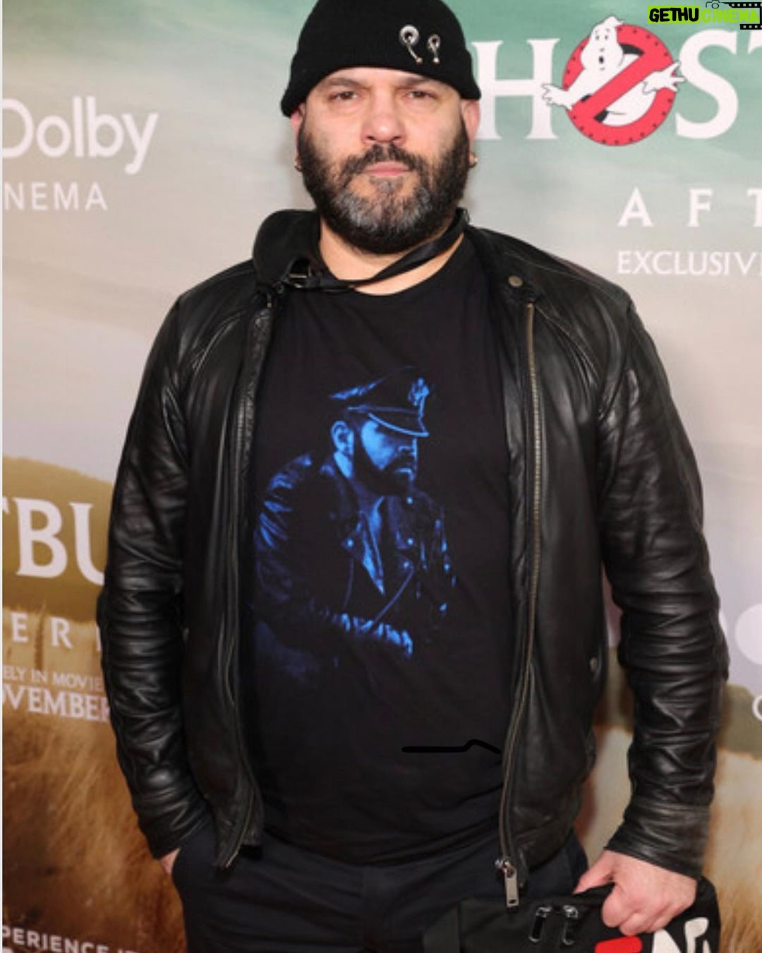Guillermo Díaz Instagram - @ghostbusters .ǝɹǝıɯǝɹԀ 🚫👻#ghostbustersafterlife