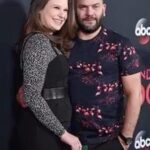 Guillermo Díaz Instagram - BRAND SPANKIN, NEW episode! of A Scandal re-watch Podcast!🎙🧰 LINK IN MY BIO. #UnPackingTheToolbox