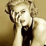 Guillermo Díaz Instagram - 𝒞𝒽𝓇𝒾𝓈𝓉 𝒽𝒶𝓈 𝒹𝒾𝑒𝒹, 𝒞𝒽𝓇𝒾𝓈𝓉 𝒾𝓈 𝓇𝒾𝓈𝑒𝓃, 𝒞𝒽𝓇𝒾𝓈𝓉 𝓌𝒾𝓁𝓁 𝒸𝑜𝓂𝑒 𝒶𝑔𝒶𝒾𝓃… @madonna ➕