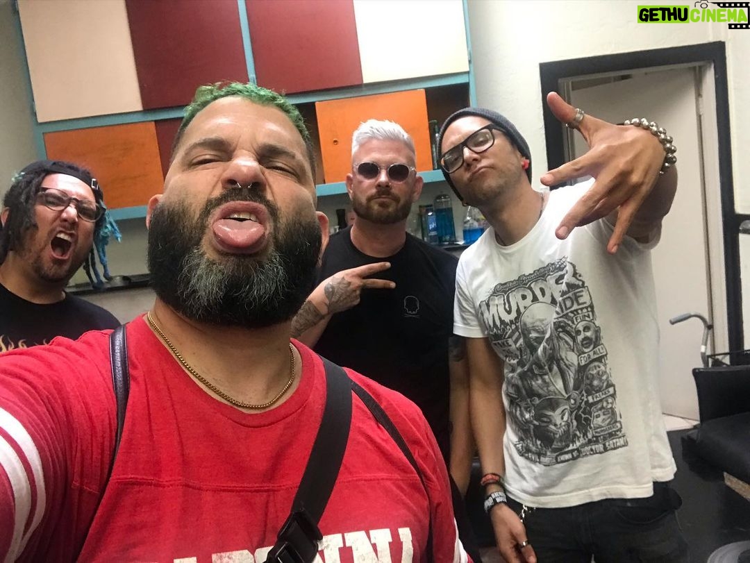 Guillermo Díaz Instagram - 💈🫒🦈🧛🏻♂️ @hairjordan4_ @joekweber @jamesherbs