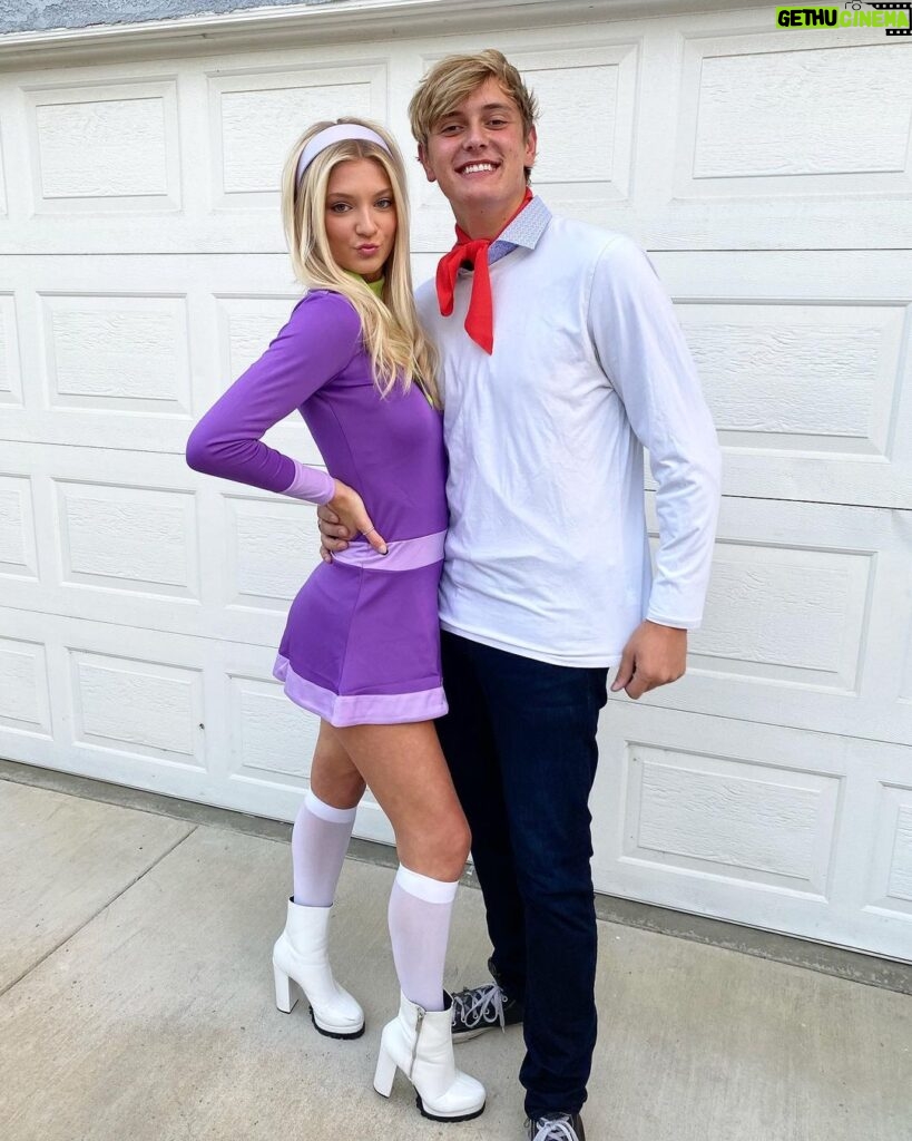 Gus De St. Jeor Instagram - Halloween pt. 1 👻 Fred & Daphne #scoobydoo . . . I know I’m a little late 🤪 don’t @ me