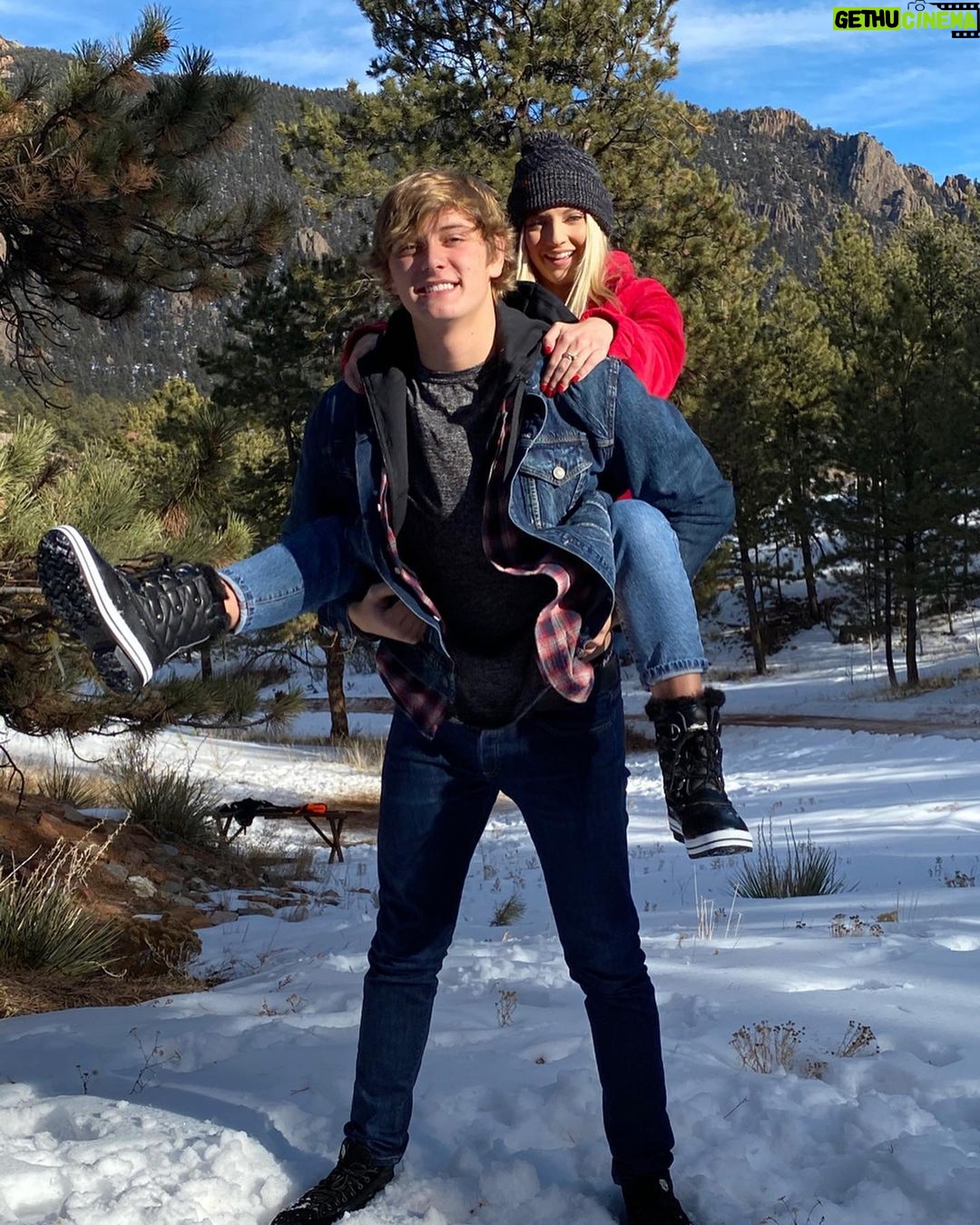 Gus De St. Jeor Instagram - Up at my favorite place with my favorite person ♥️🏔 Colorado