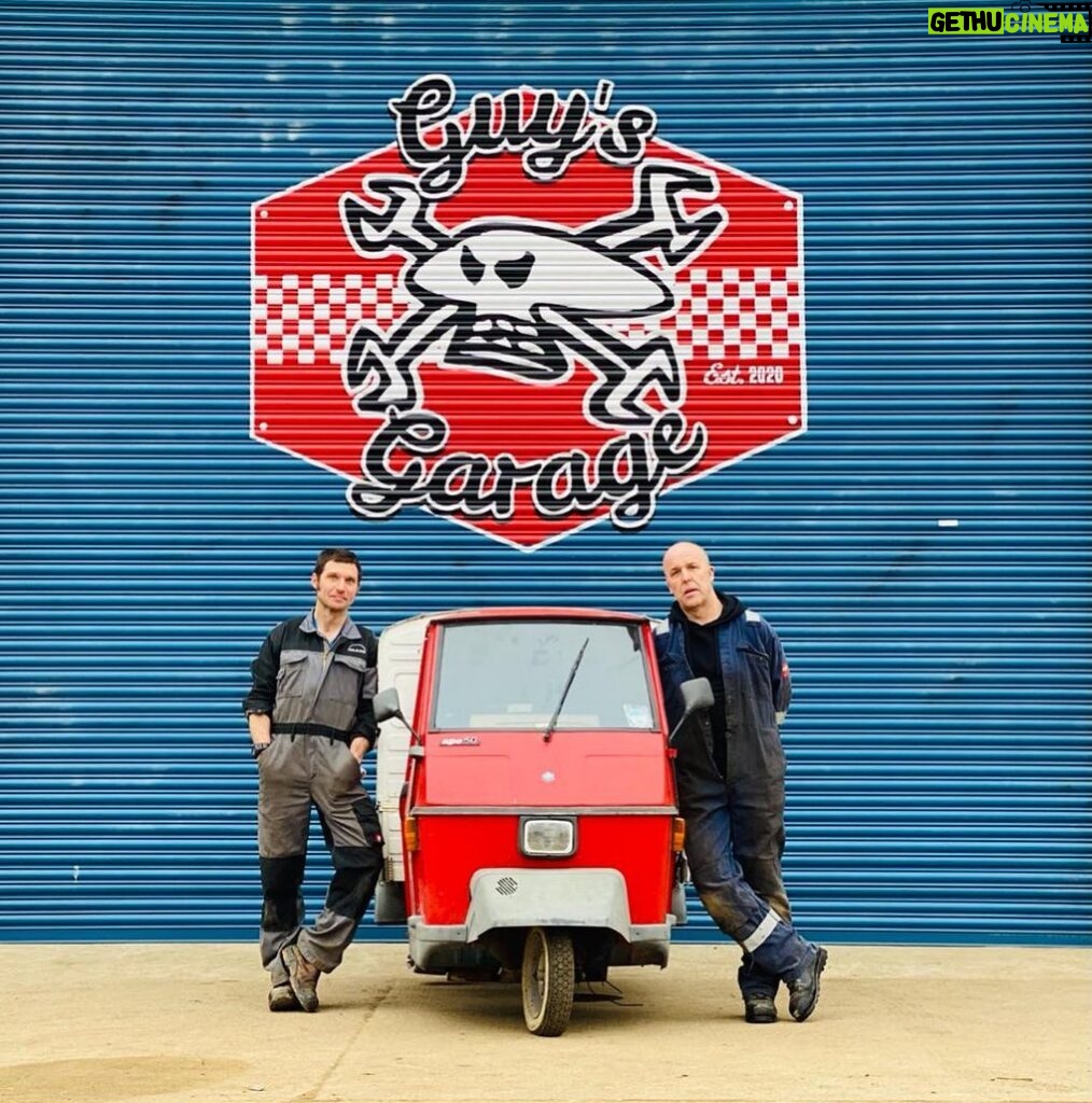 Guy Martin Instagram - @guymartinofficial makes a souped-up, speedy version of a Piaggio Ape, the tiny Italian three-wheeler, and heads to southern Europe for a race. Can he beat Italian racers at their own game? tonight @channel4 at 9pm #guysgarage #guymartinofficial #northonetv