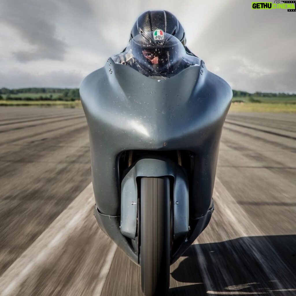 Guy Martin Instagram - PROJECT300 has become the main focus in Guys life, along with a bit of farming and building some spiral stairs at home. Every opportunity he gets he is on an airfield pushing the limits with himself and the bike! @practical_sportsbikes have been following the journey and @sldigital has been taking some incredible shots. The journey continues ..... #guymartin #guymartinofficial #project300