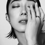 Gwei Lun-mei Instagram - #ELLE封面大人物# Photographer @kuohuankao Art Direction @didi.ju Hair Stylist @sydni_q MakeUp Artist @carlin_chen Styling @quentilu Present By @elletaiwan Fashion & Jewelry All By @chanelofficial 👉🏻完整專訪請見 @elletaiwan 三月號 #elletaiwan #elle時尚圈 #ellecover #CHANELSpringSummer #CocoCrush #CHANELFineJewelry #CHANELMakeUp @chanelofficial