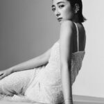 Gwei Lun-mei Instagram - #ELLE封面大人物# Photographer @kuohuankao Art Direction @didi.ju Hair Stylist @sydni_q MakeUp Artist @carlin_chen Styling @quentilu Present By @elletaiwan Fashion & Jewelry All By @chanelofficial 👉🏻完整專訪請見 @elletaiwan 三月號 #elletaiwan #elle時尚圈 #ellecover #CHANELSpringSummer #CocoCrush #CHANELFineJewelry #CHANELMakeUp @chanelofficial